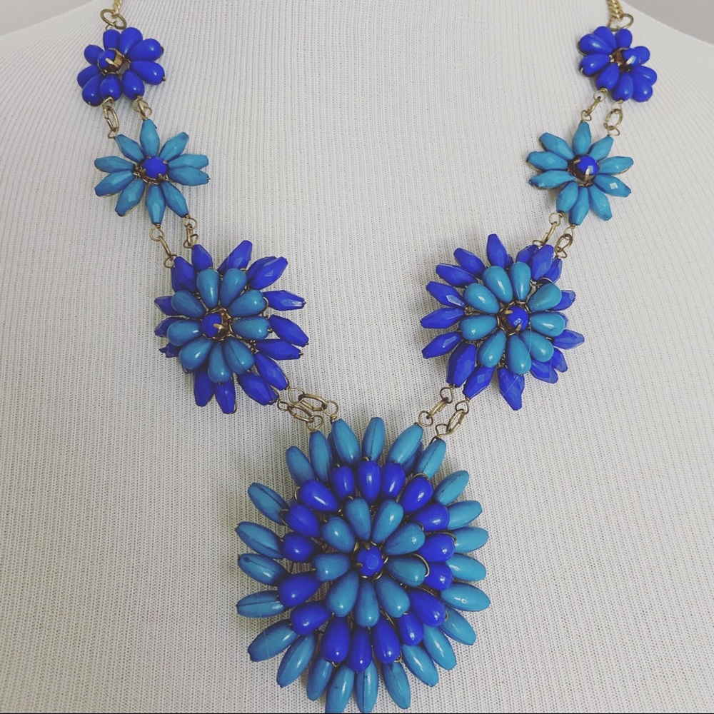 Flower necklace